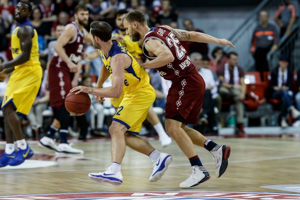 尔特塔的首 尔特塔的首